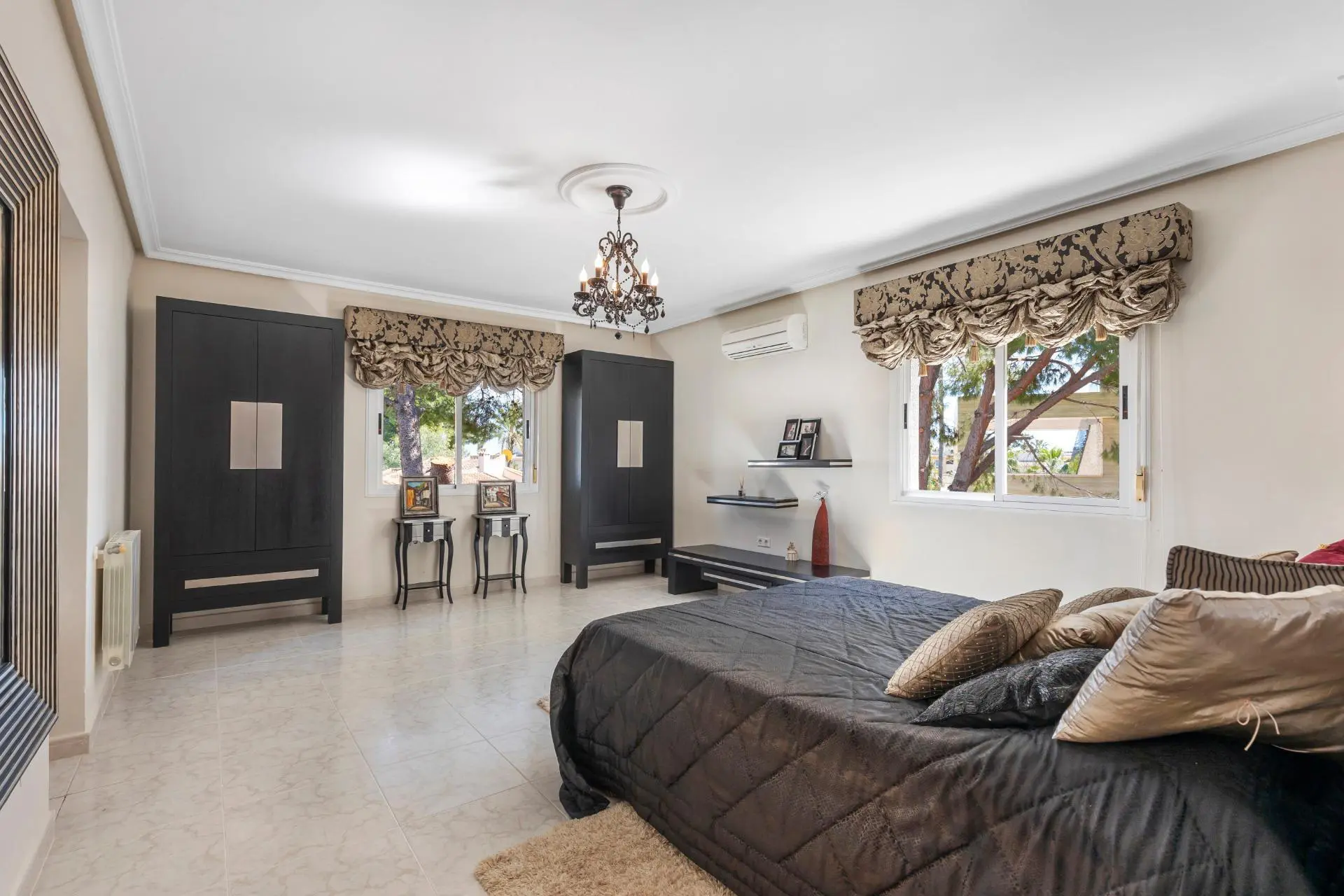 Villa Of 240 M² With Mediterranean Style In Rojales