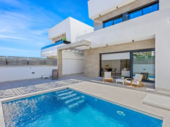 3-bedroom Villa In San Miguel De Salinas, Spain (116 M²)