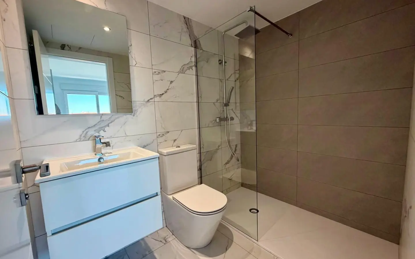 2-bedroom Apartment In Torrevieja, Spain (76 M²)