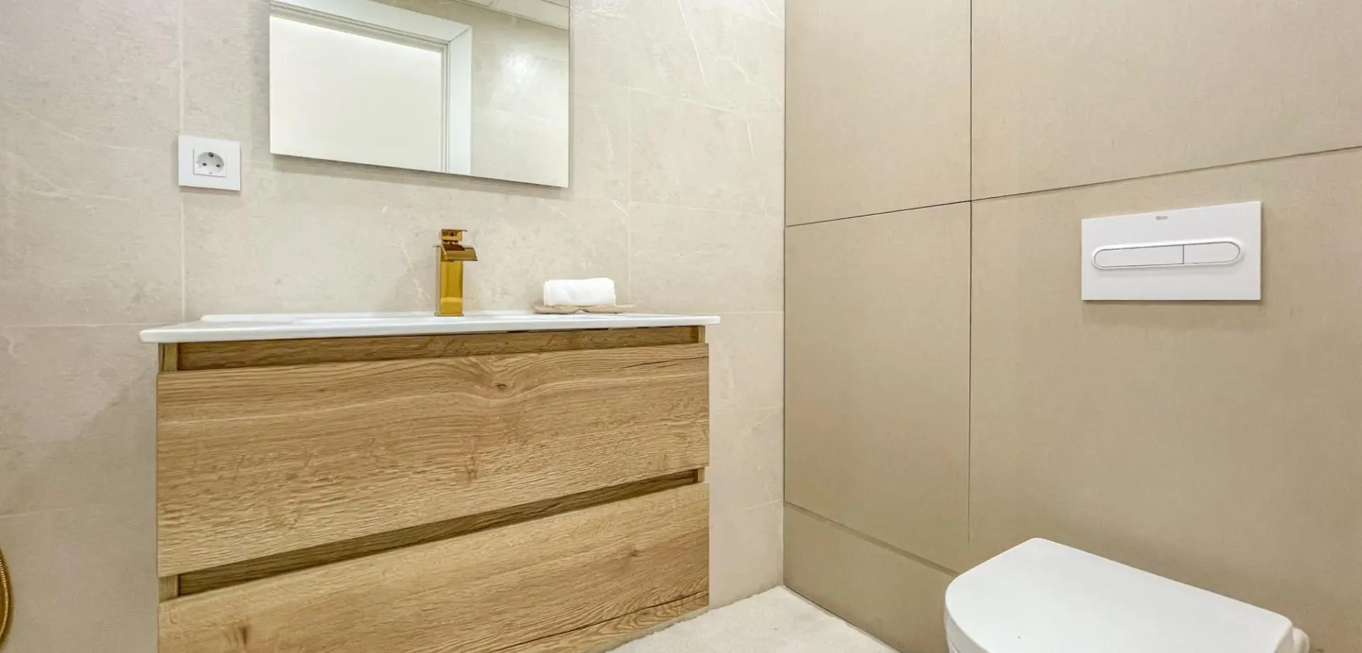 Apartment Of 91 M² In Torrevieja, Spain
