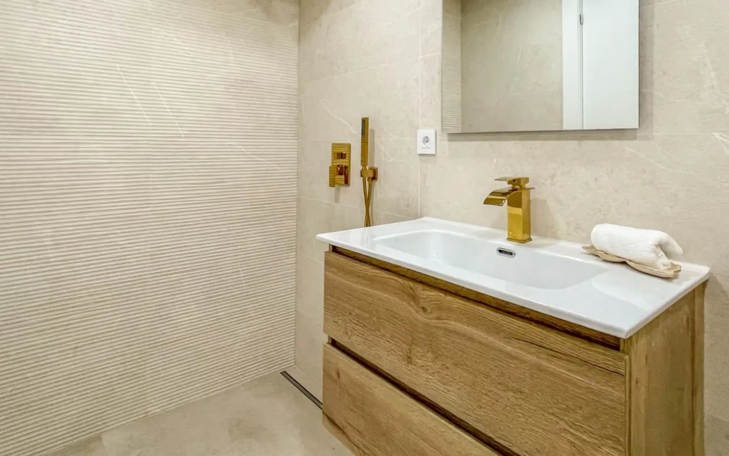 Apartment Of 91 M² In Torrevieja, Spain