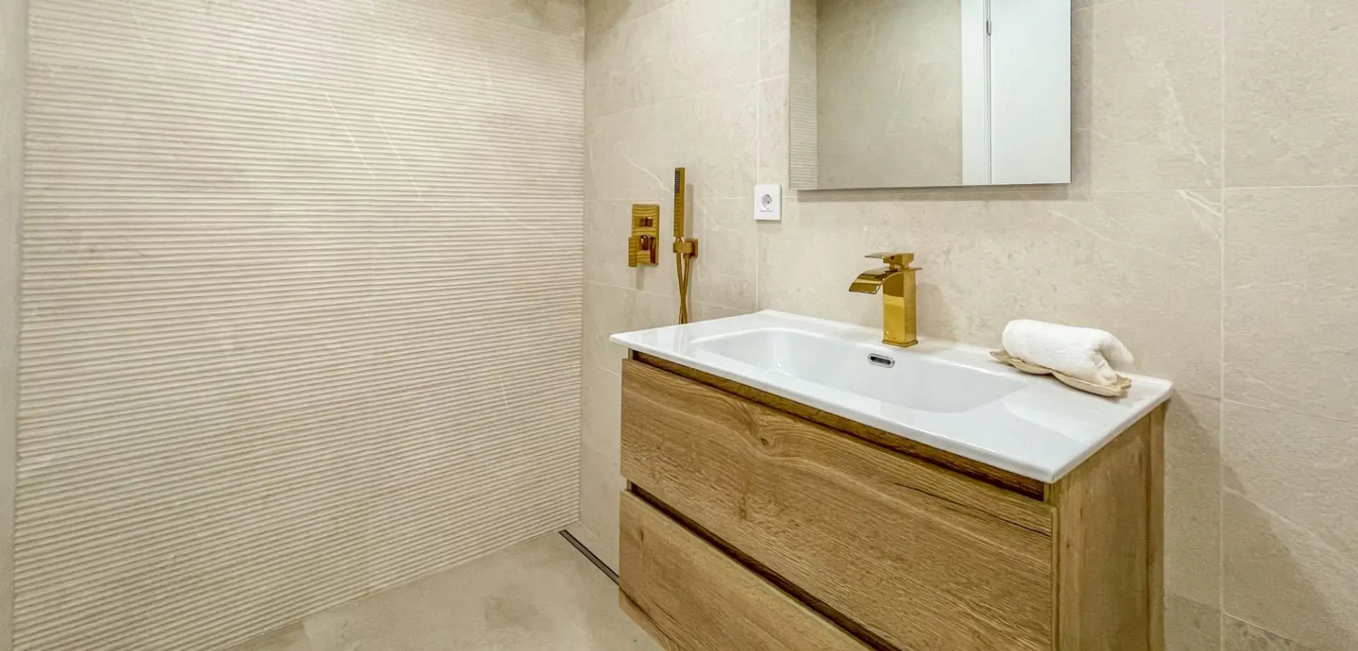Apartment Of 91 M² In Torrevieja, Spain
