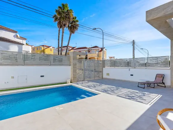 3-bedroom Villa In San Miguel De Salinas, Spain (116 M²)