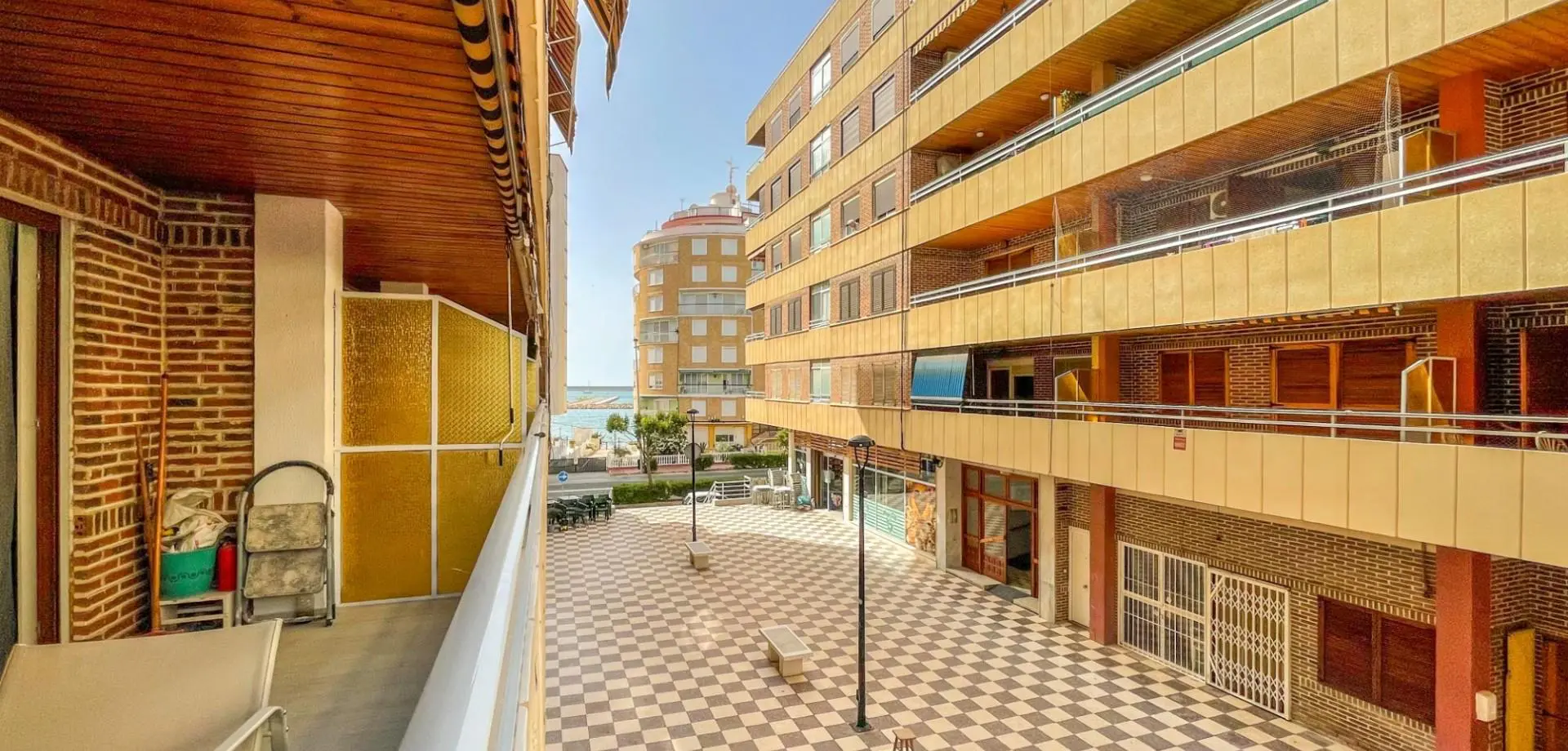 Apartment Of 91 M² In Torrevieja, Spain