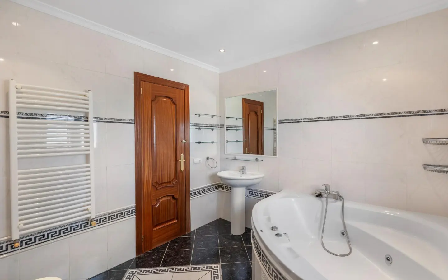 Villa Of 240 M² With Mediterranean Style In Rojales