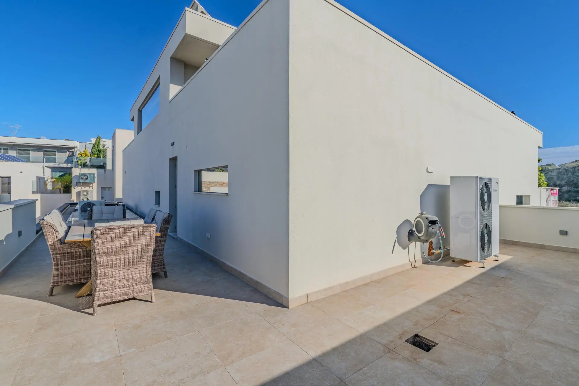 Villa Of 544 M² In Benijofar