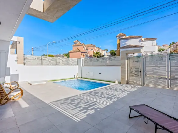 3-bedroom Villa In San Miguel De Salinas, Spain (116 M²)