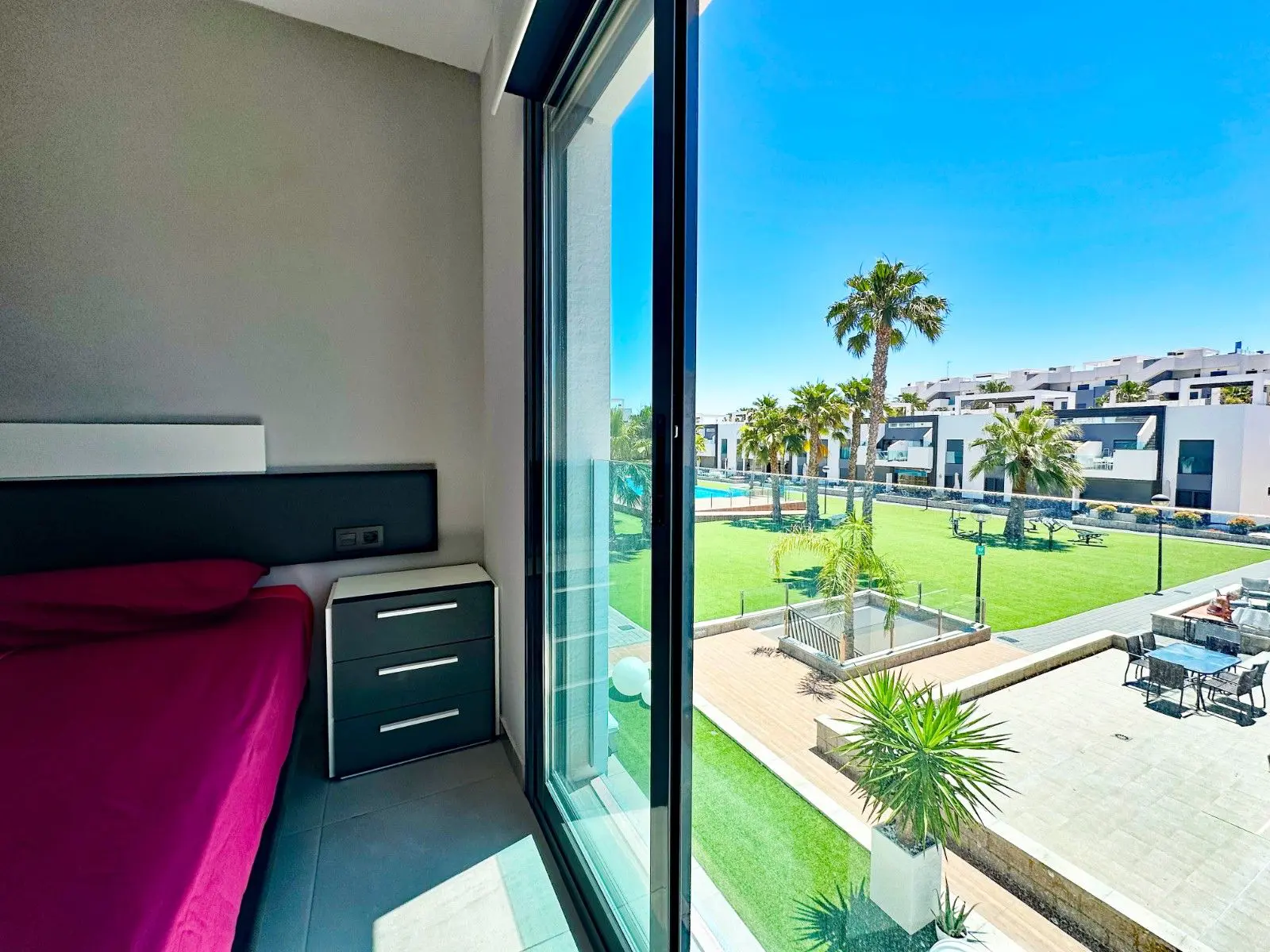 Apartment Of 75 M² With Sea View In Guardamar Del Segura