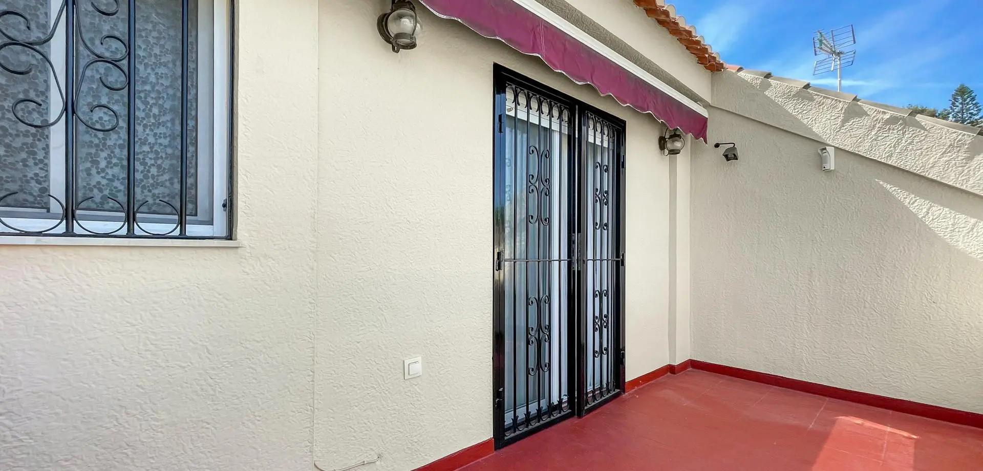 Terraced House Of 130 M² With Sea Views In Torrevieja, Spain