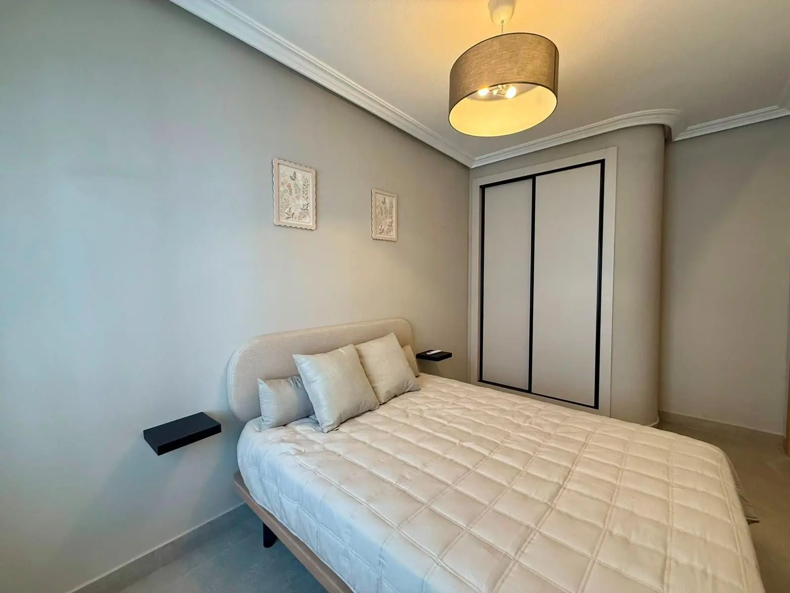 Apartment Of 80 M² With Sea View In Torrevieja, Spain
