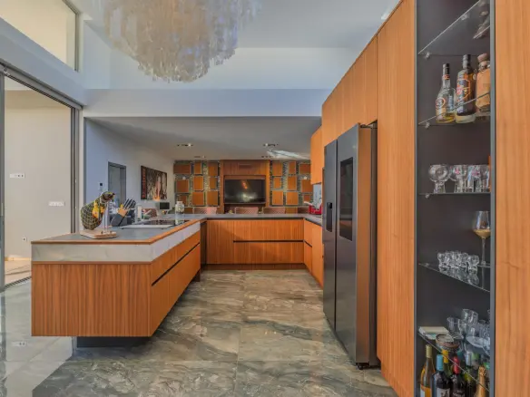 4-bedroom Villa In Benijofar, Spain (544 M²)