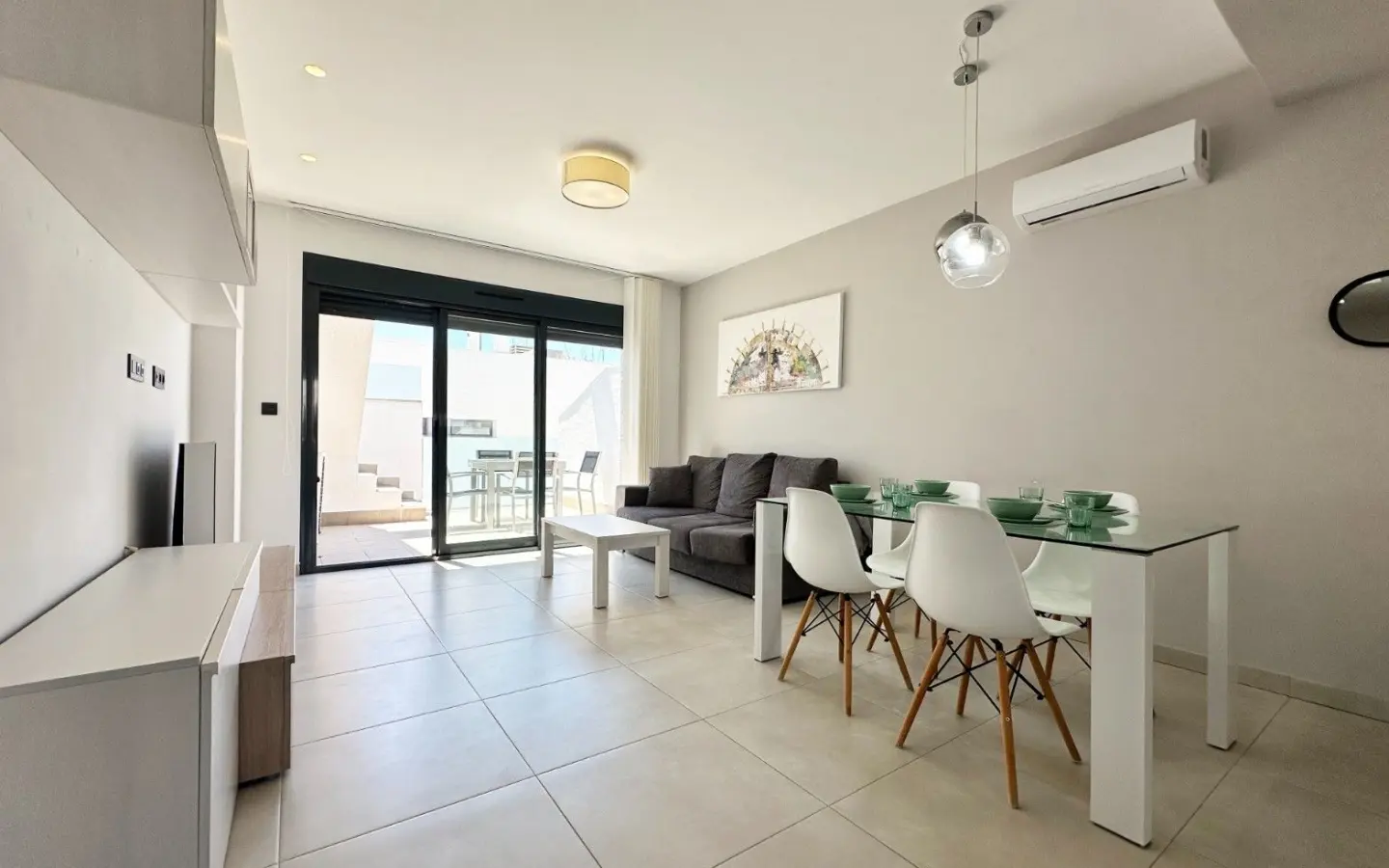 Apartment Of 75 M² With Sea View In Guardamar Del Segura