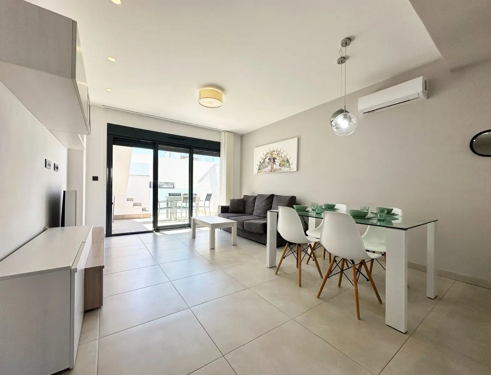 Apartment Of 75 M² With Sea View In Guardamar Del Segura