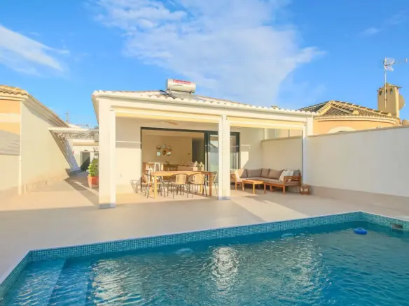 3-bedroom Semi In Torrevieja, Spain (100 M²)
