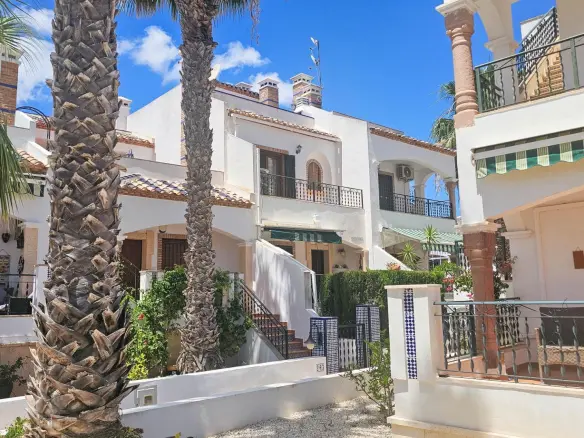 House Of 97 M² In Orihuela Costa, Spain