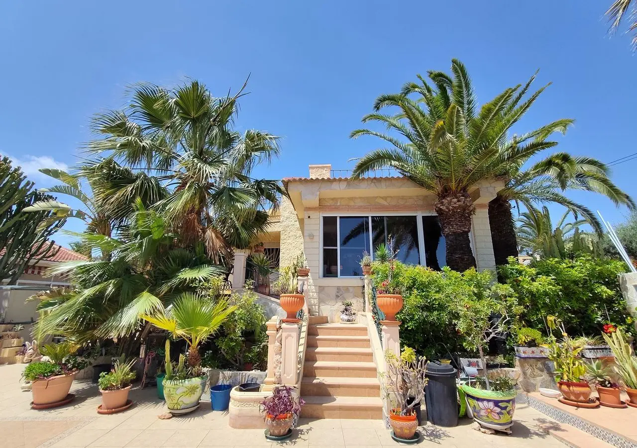 Villa Of 140 M² In Rojales, Spain