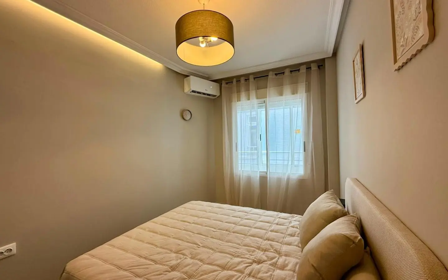 Apartment Of 80 M² With Sea View In Torrevieja, Spain