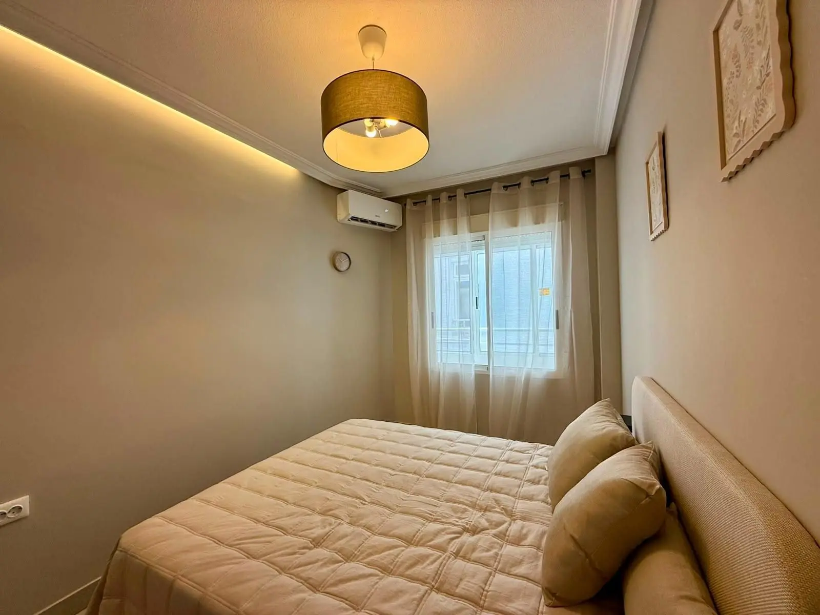 Apartment Of 80 M² With Sea View In Torrevieja, Spain