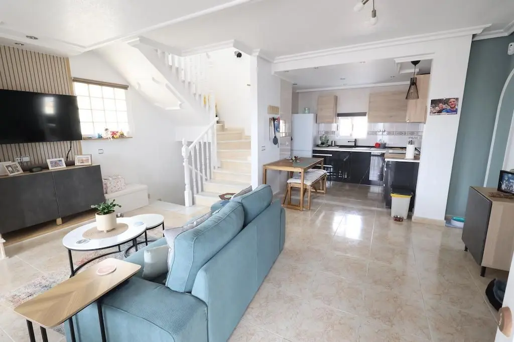 Villa Of 208 M² In San Miguel De Salinas