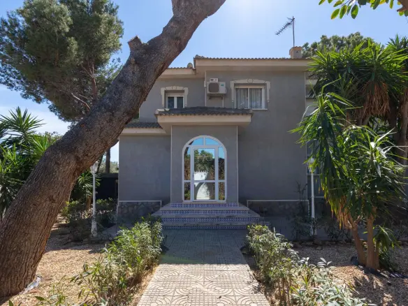 Villa Of 240 M² With Mediterranean Style In Rojales