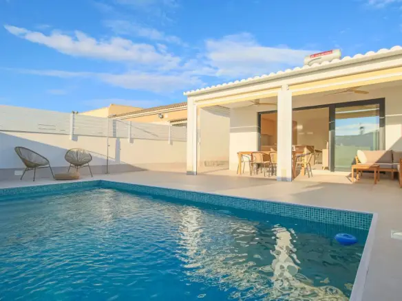 3-bedroom Semi In Torrevieja, Spain (100 M²)