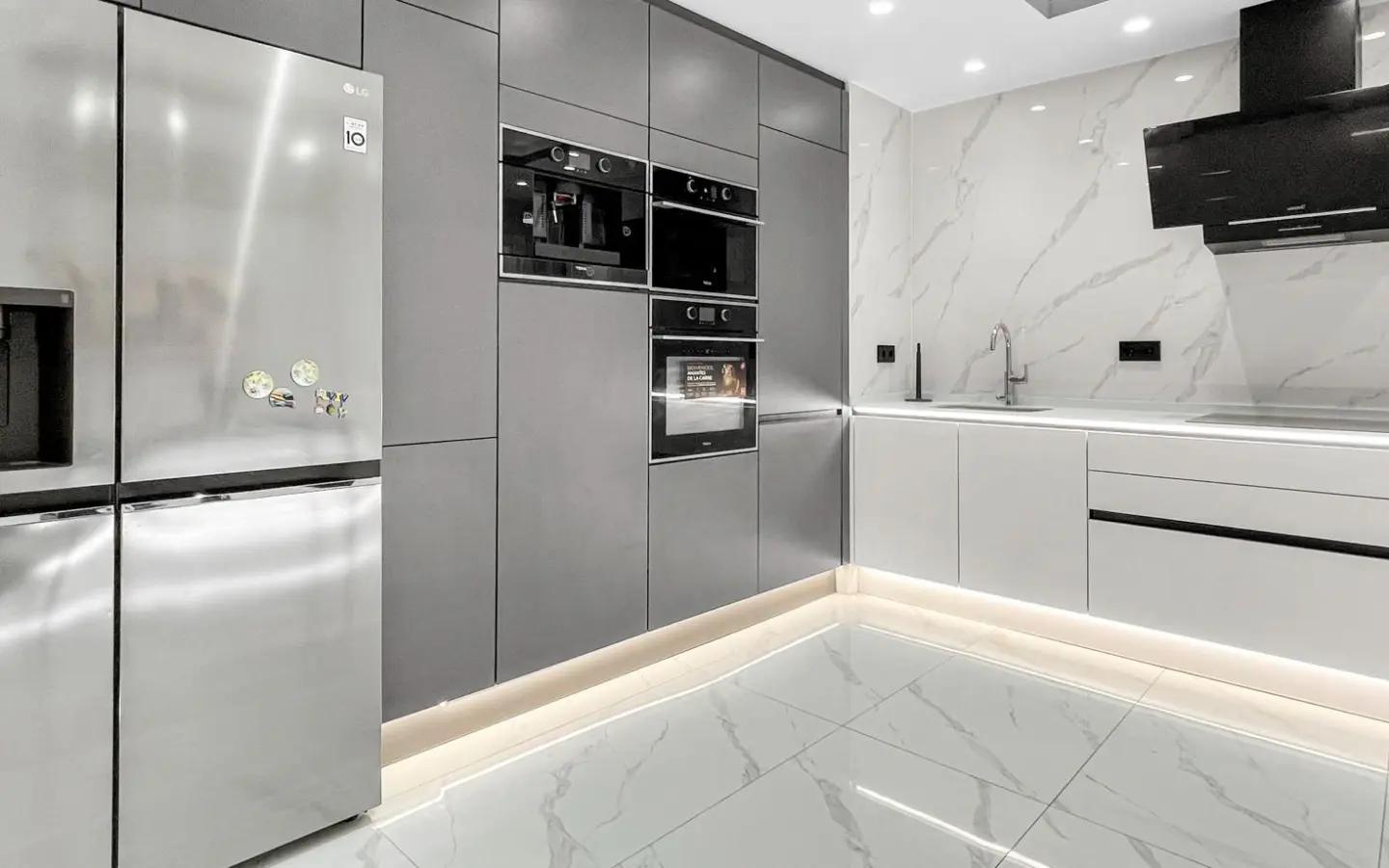 Apartment Of 108 M² In Torrevieja, Spain