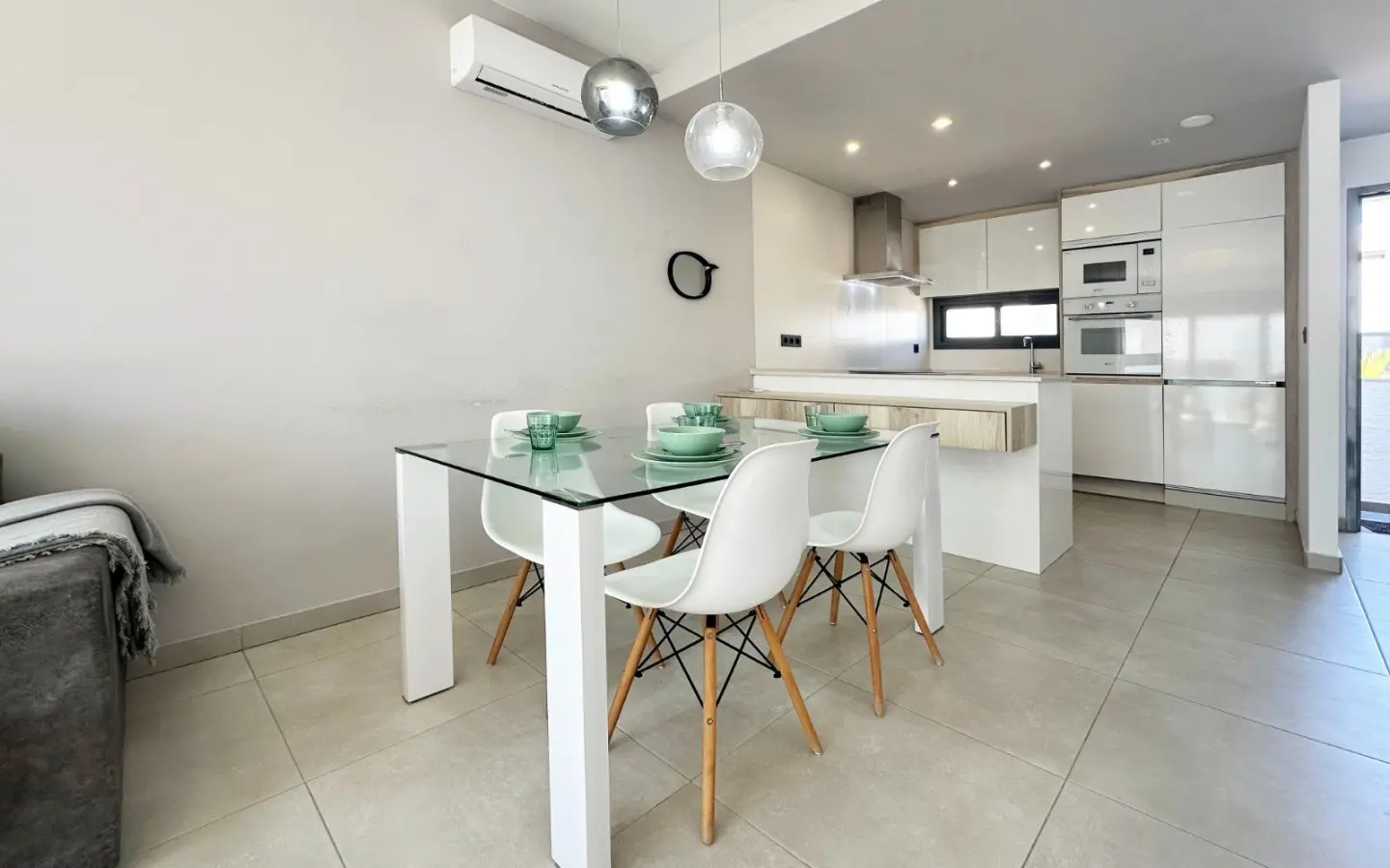 Apartment Of 75 M² With Sea View In Guardamar Del Segura