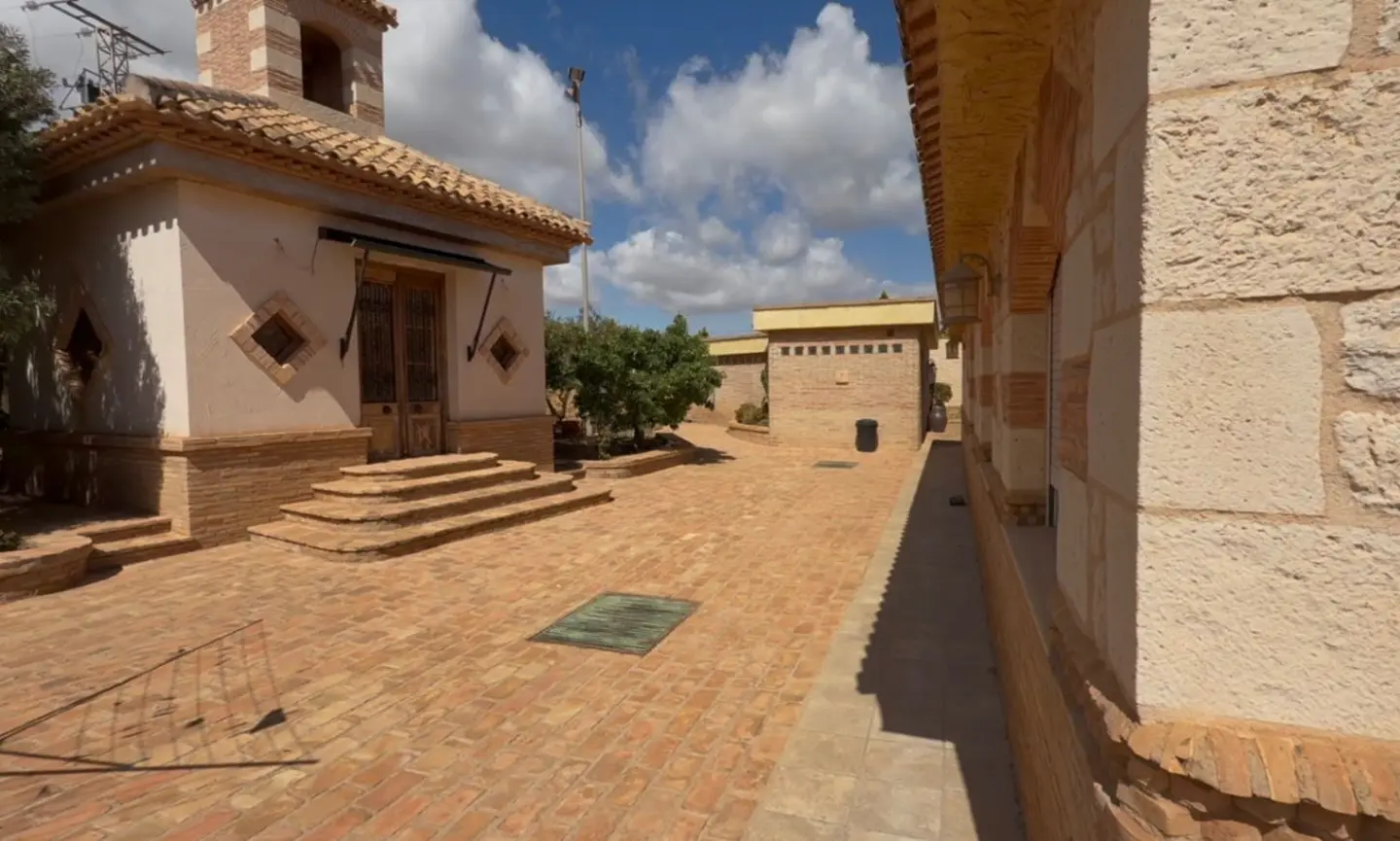 Villa Of 440 M² In Los Nietos, Spain