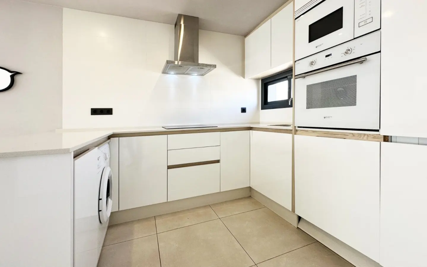Apartment Of 75 M² With Sea View In Guardamar Del Segura