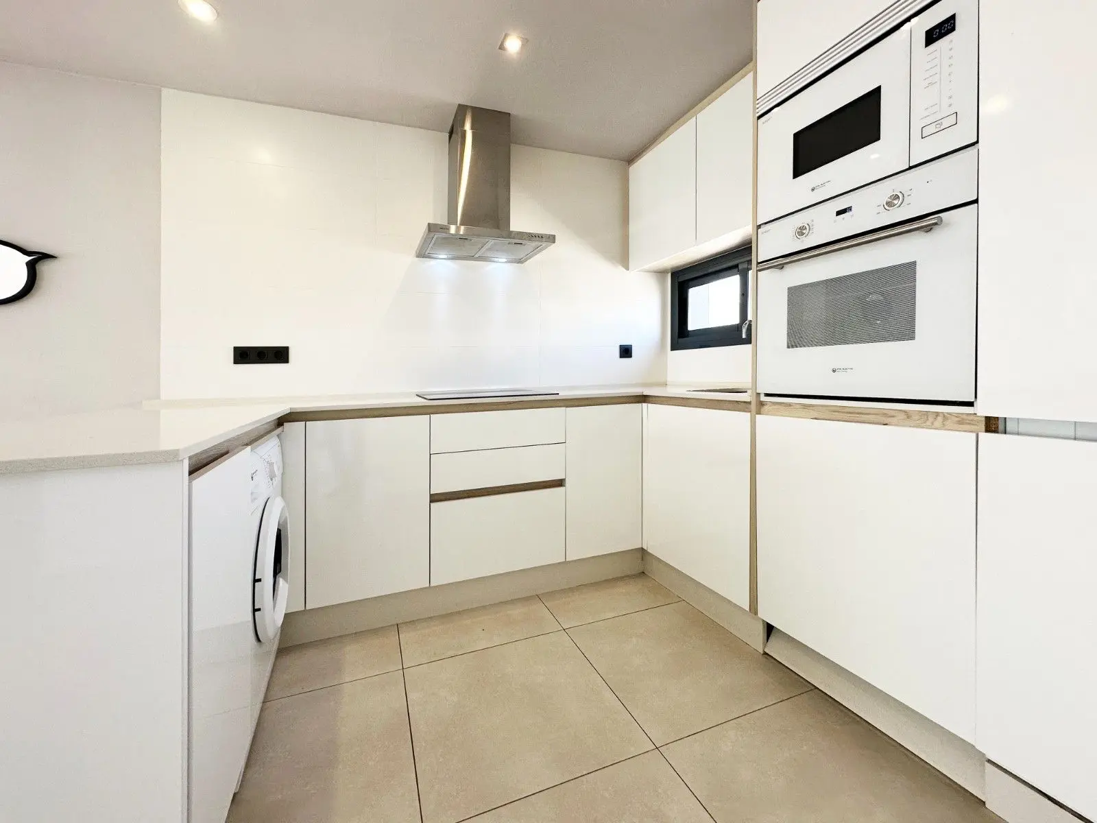 Apartment Of 75 M² With Sea View In Guardamar Del Segura
