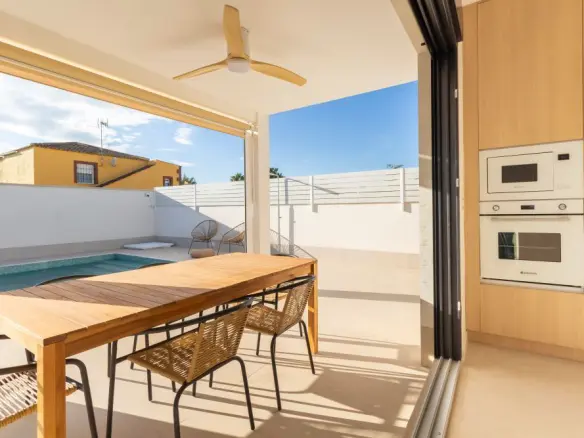 3-bedroom Semi In Torrevieja, Spain (100 M²)