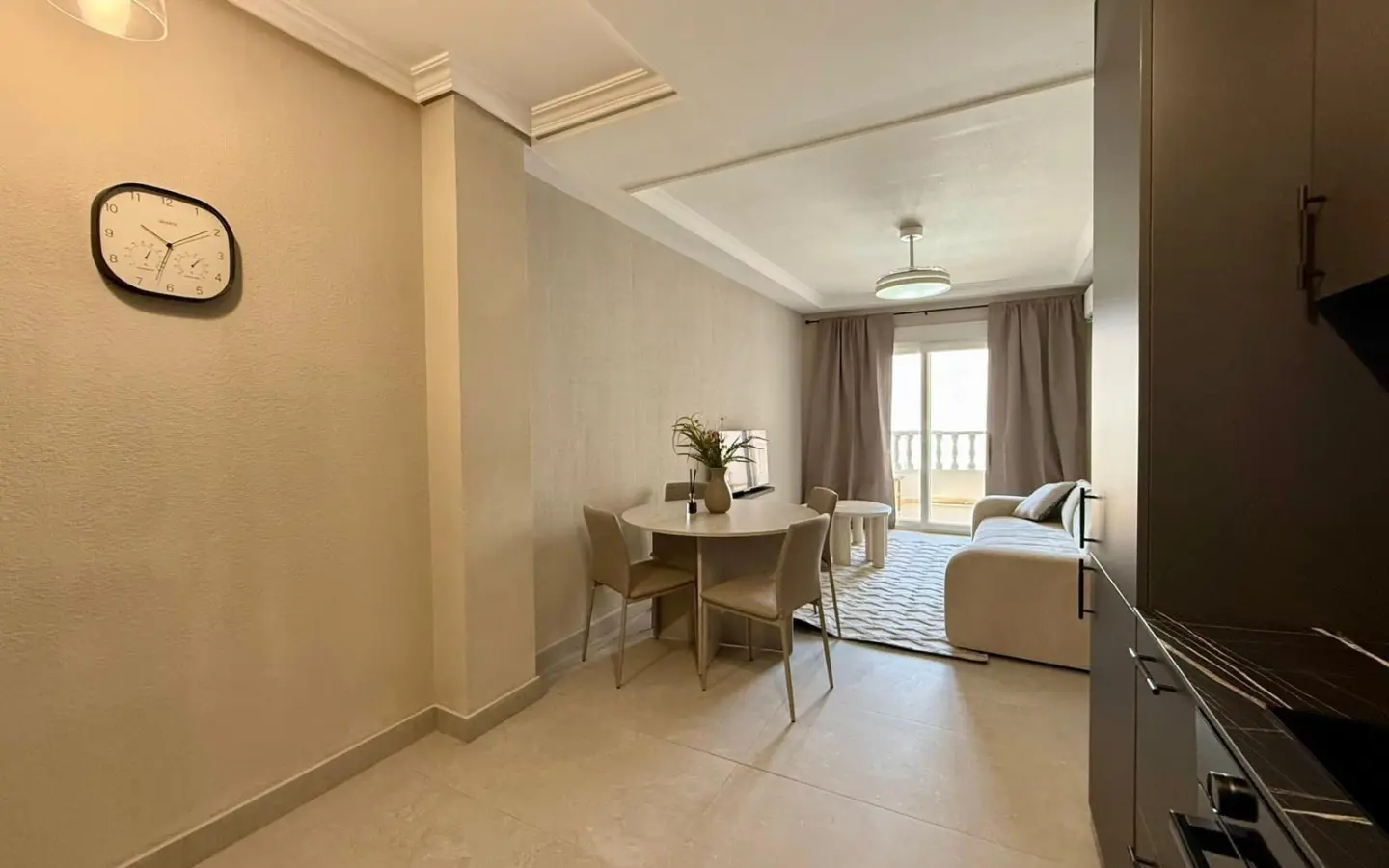 Apartment Of 80 M² With Sea View In Torrevieja, Spain