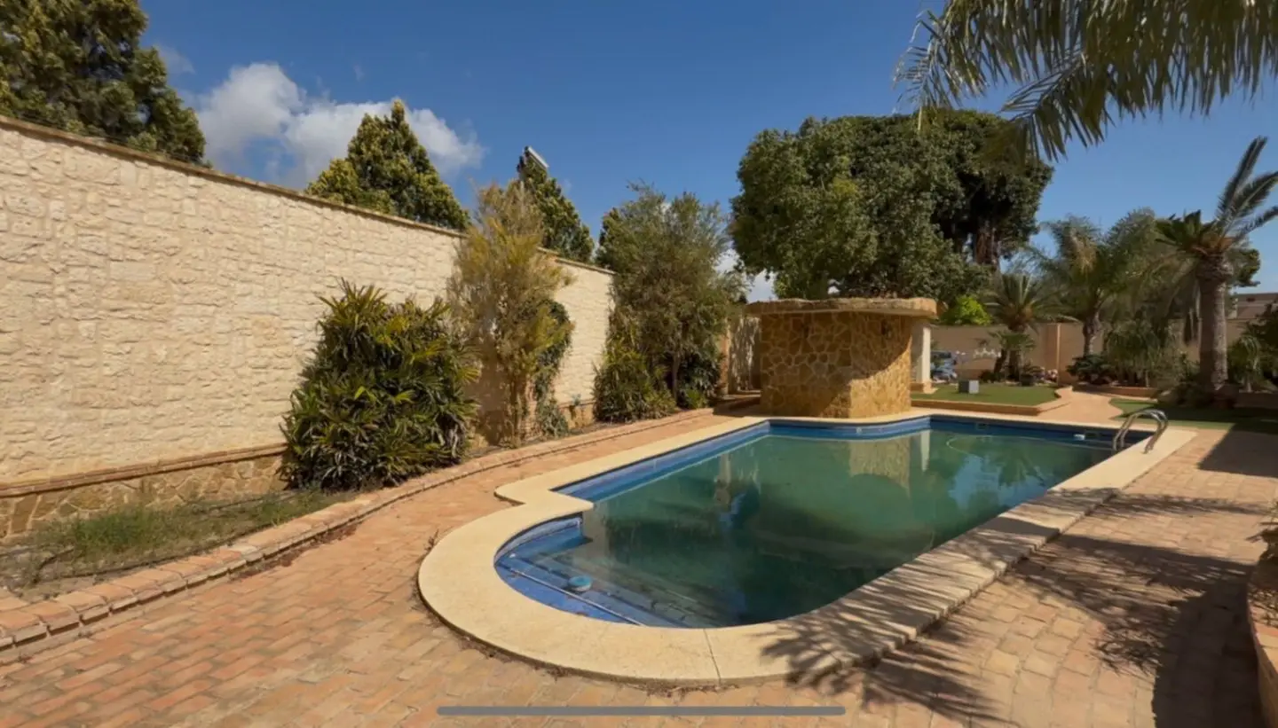 Villa Of 440 M² In Los Nietos, Spain