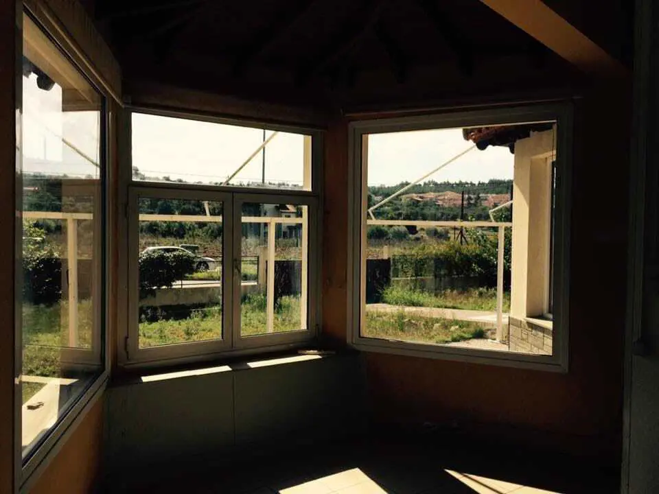 Building Of 1242 M² In The Suburbs Of Thessaloniki