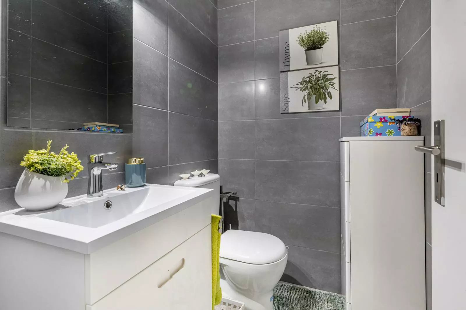 4 Fully Renovated 3-bedroom Apartment In Braga