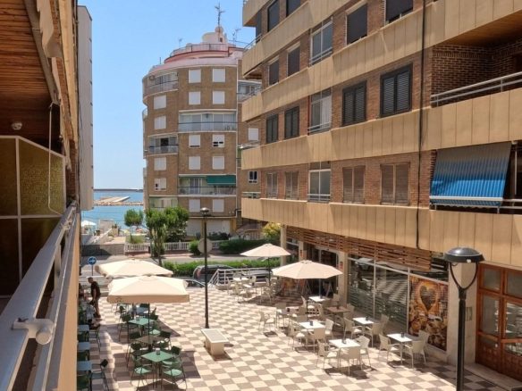 Apartment Of 91 M² In Torrevieja, Spain