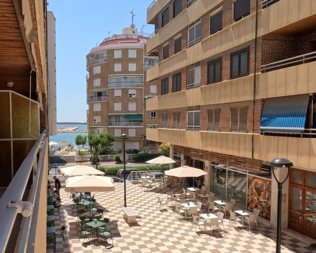 Apartment Of 91 M² In Torrevieja, Spain