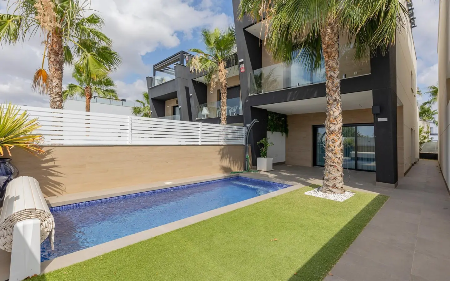 Villa Of 144 M² With None In Benijofar, Spain