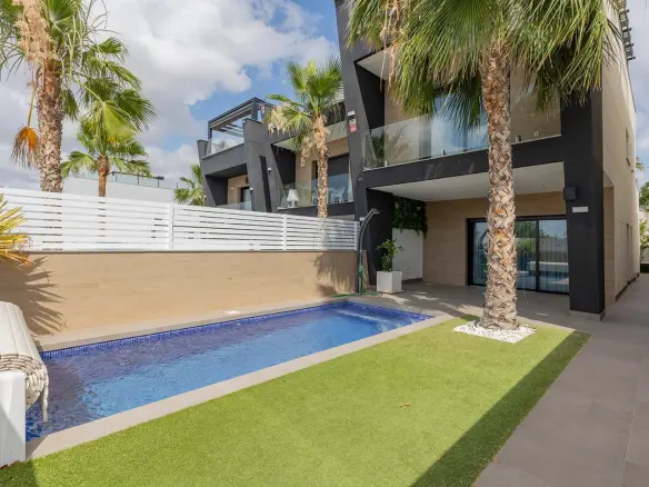 Villa Of 144 M² With None In Benijofar, Spain