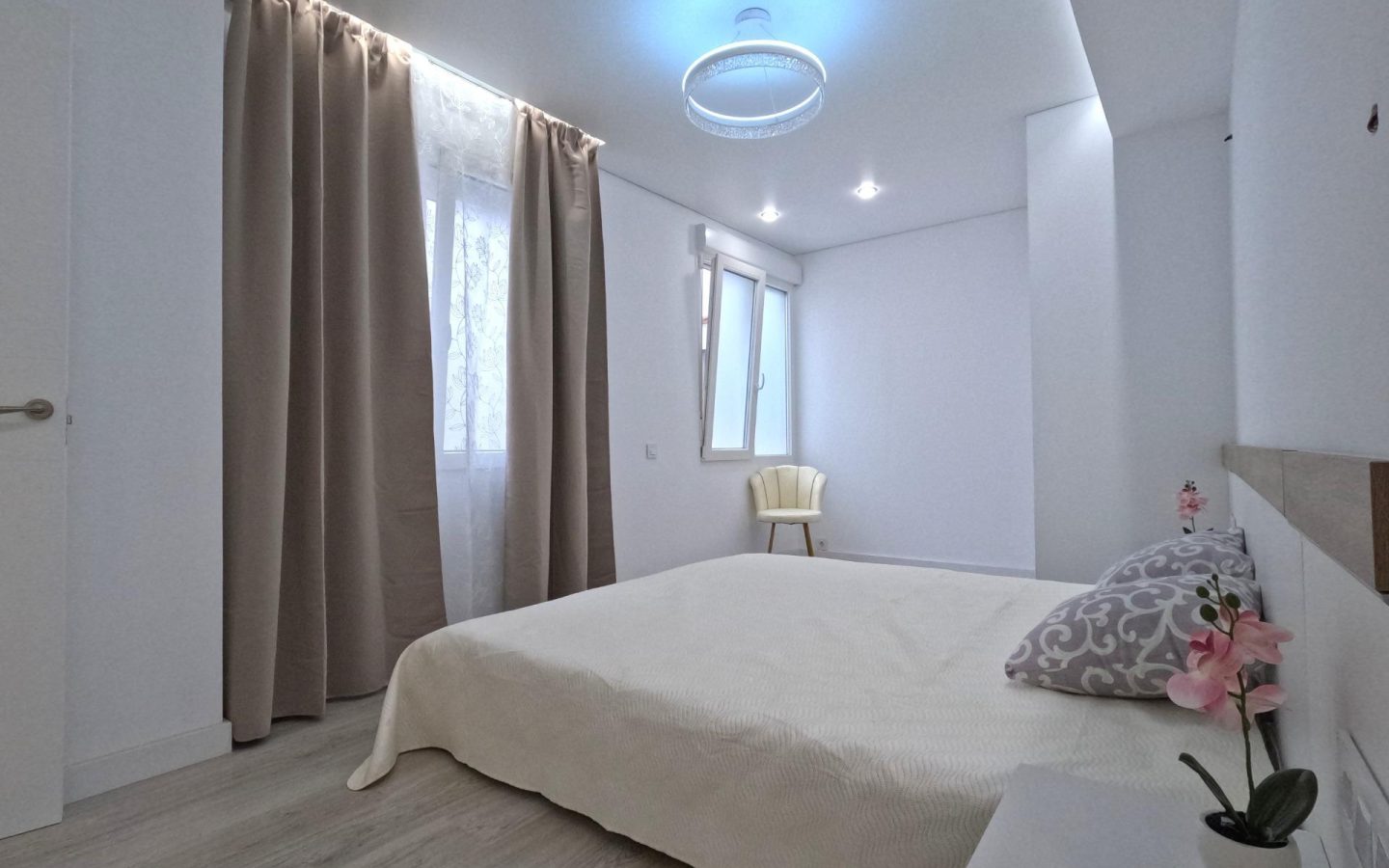 Apartment Of 91 M² In Torrevieja, Spain