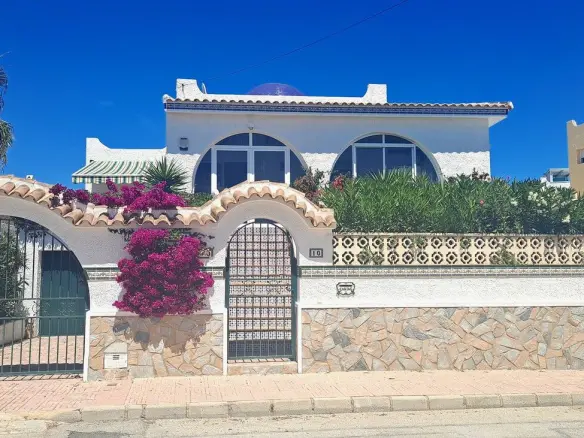 3-bedroom Villa In Orihuela Costa, Spain (173 M²)