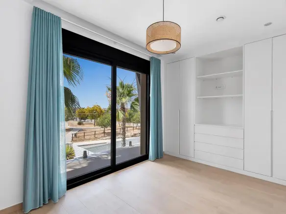 Villa Of 144 M² With None In Benijofar, Spain