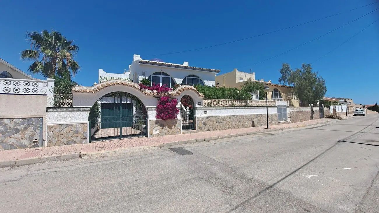 Villa Of 173 M² In San Miguel De Salinas