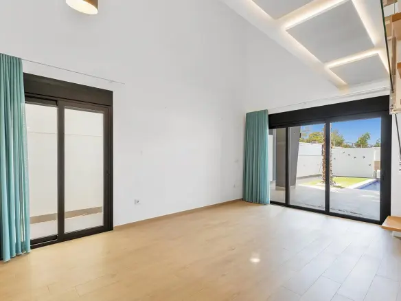 Villa Of 144 M² With None In Benijofar, Spain
