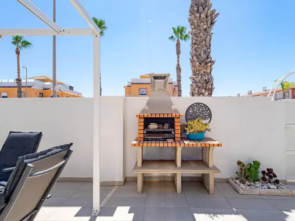 3-bedroom Townhouse In Rojales, Spain (126 M²)