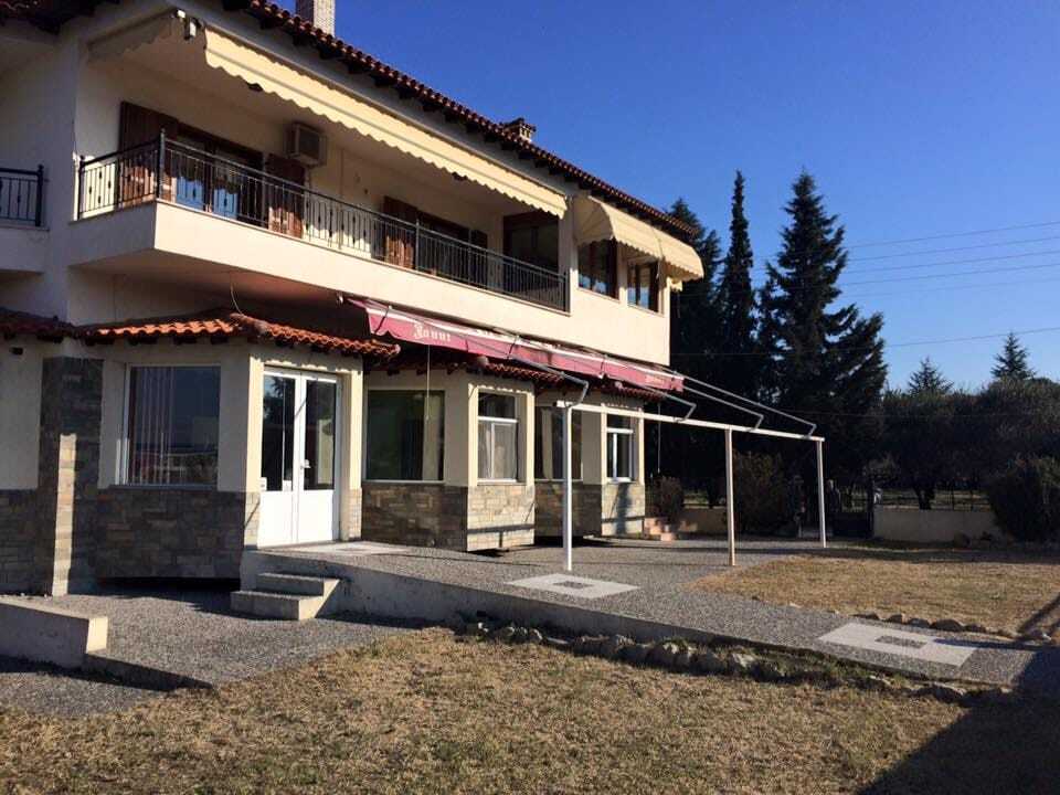 Building Of 1242 M² In The Suburbs Of Thessaloniki