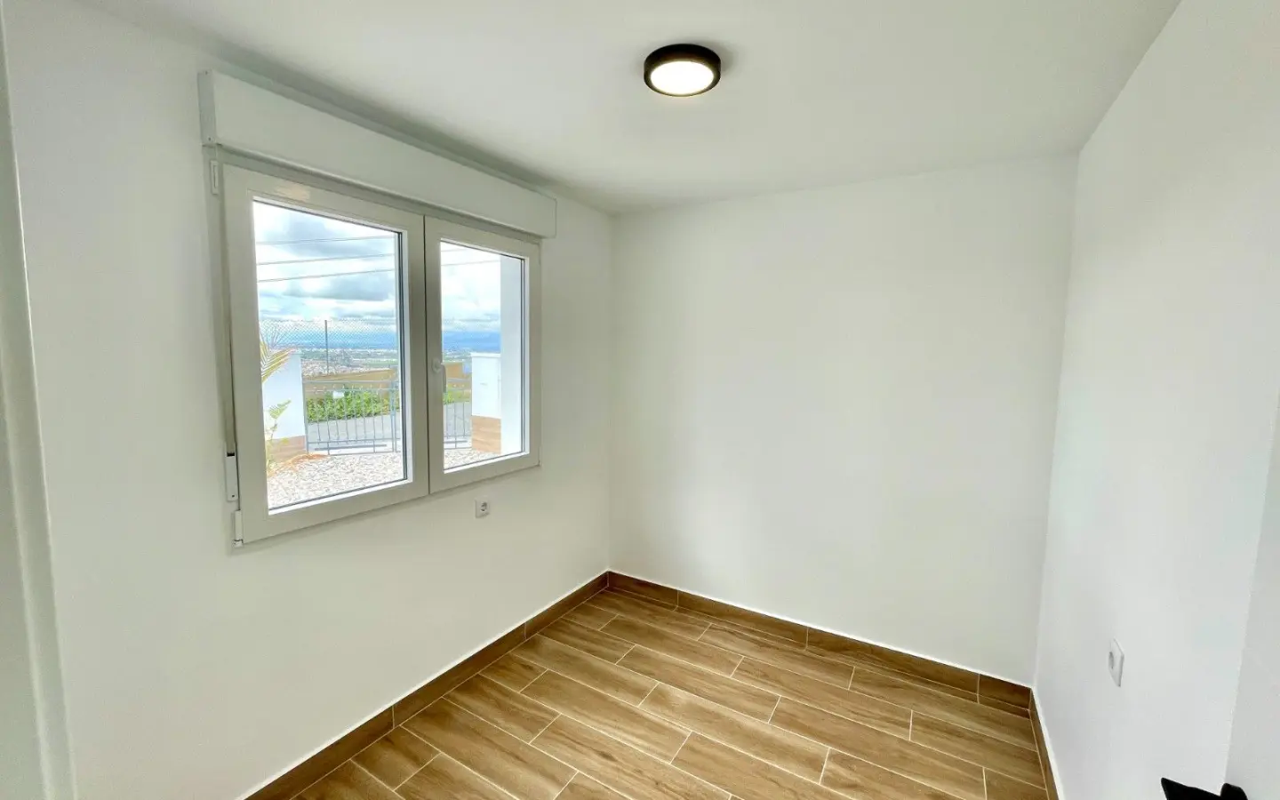 Bungalow Of 80 M² With [features] In Almoradi, Spain