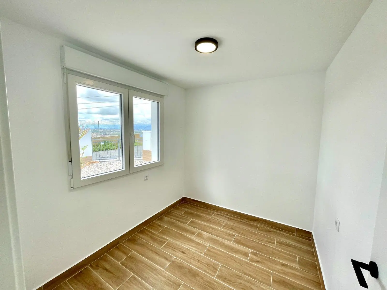 Bungalow Of 80 M² With [features] In Almoradi, Spain