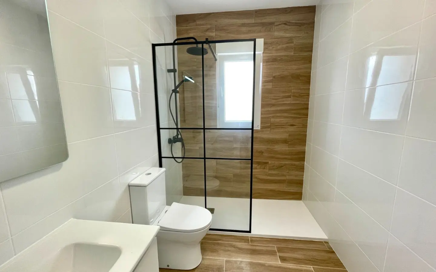 Bungalow Of 80 M² With [features] In Almoradi, Spain