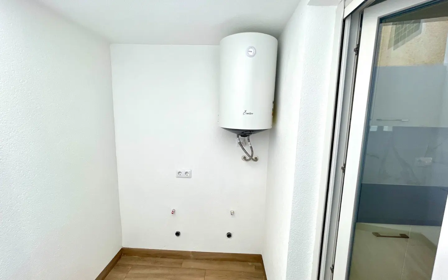 Bungalow Of 80 M² With [features] In Almoradi, Spain